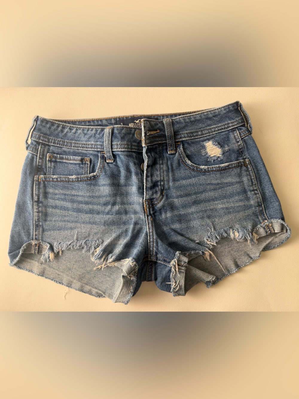 Hollister Women's Low Rise Boyfriend Short 2.5" Inseam Frayed Shorts Size 26